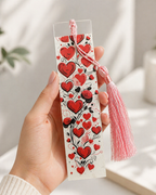 Marque-page avec pompon rose – Motif cœurs